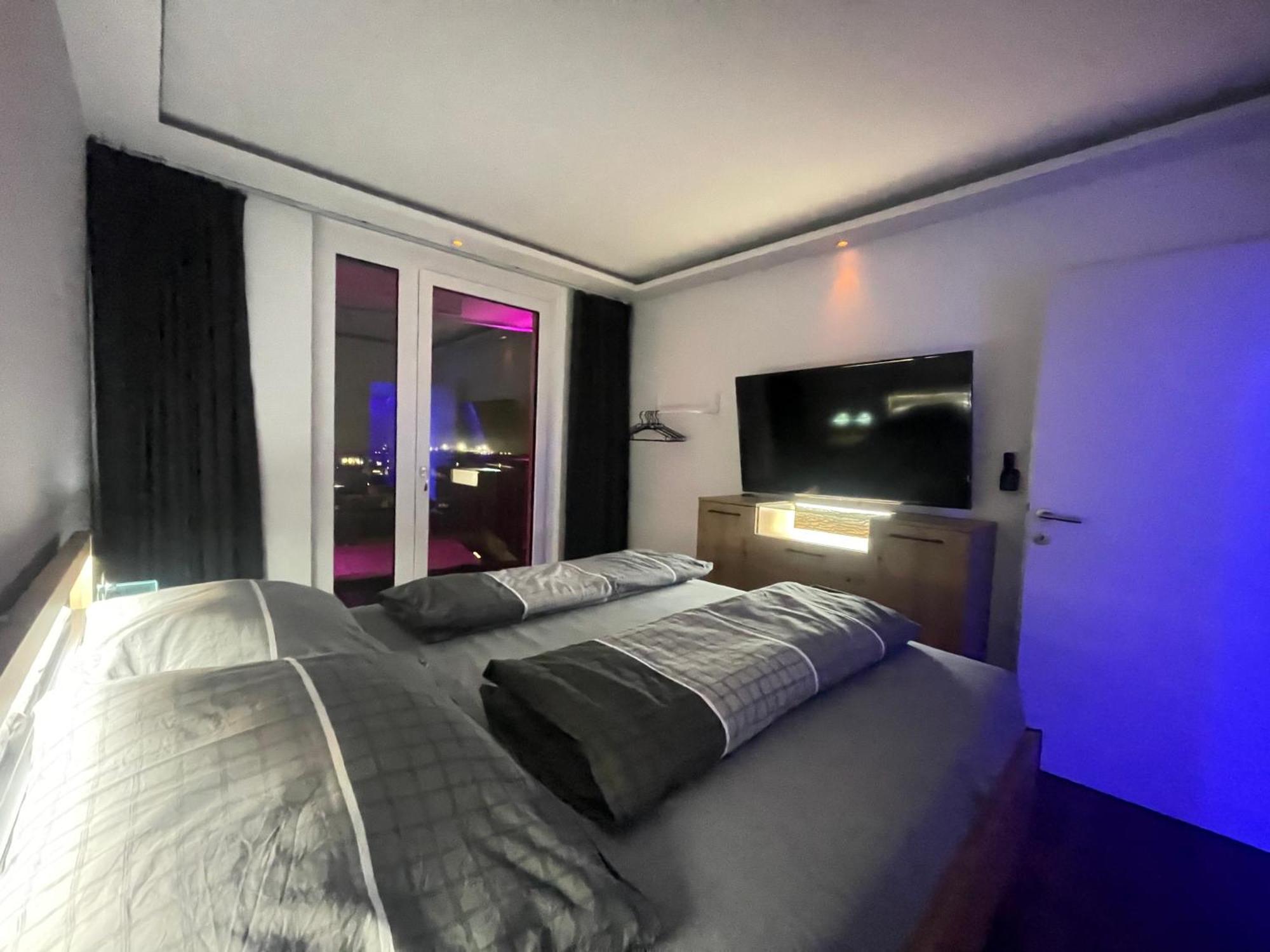 Appartement 100 Qm Penthouse, Self-Check-In, 2 Parkplaetze à Graz Extérieur photo