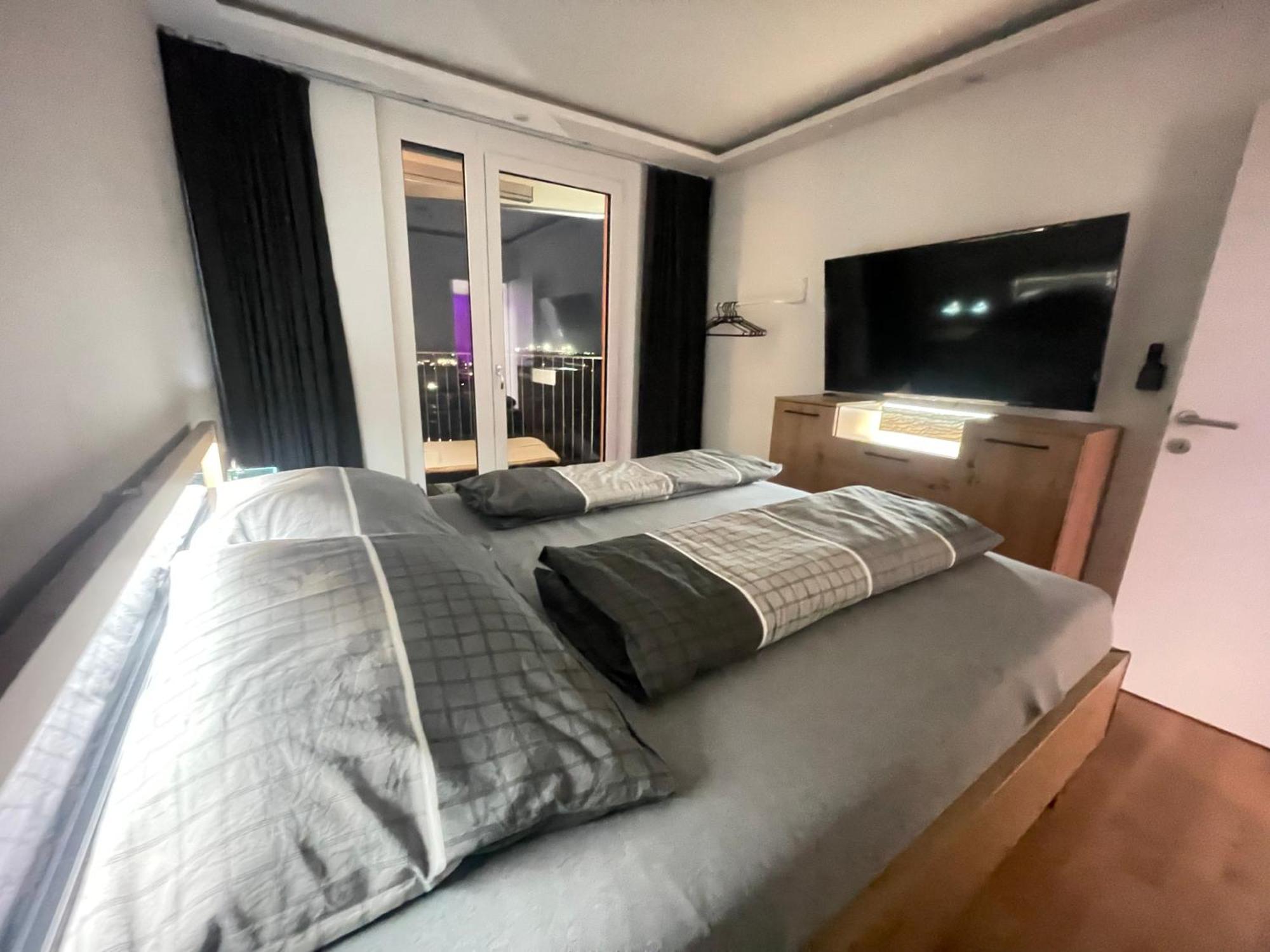 Appartement 100 Qm Penthouse, Self-Check-In, 2 Parkplaetze à Graz Extérieur photo