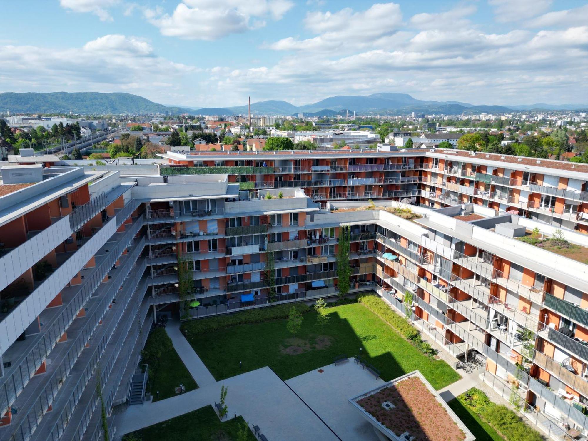 Appartement 100 Qm Penthouse, Self-Check-In, 2 Parkplaetze à Graz Extérieur photo